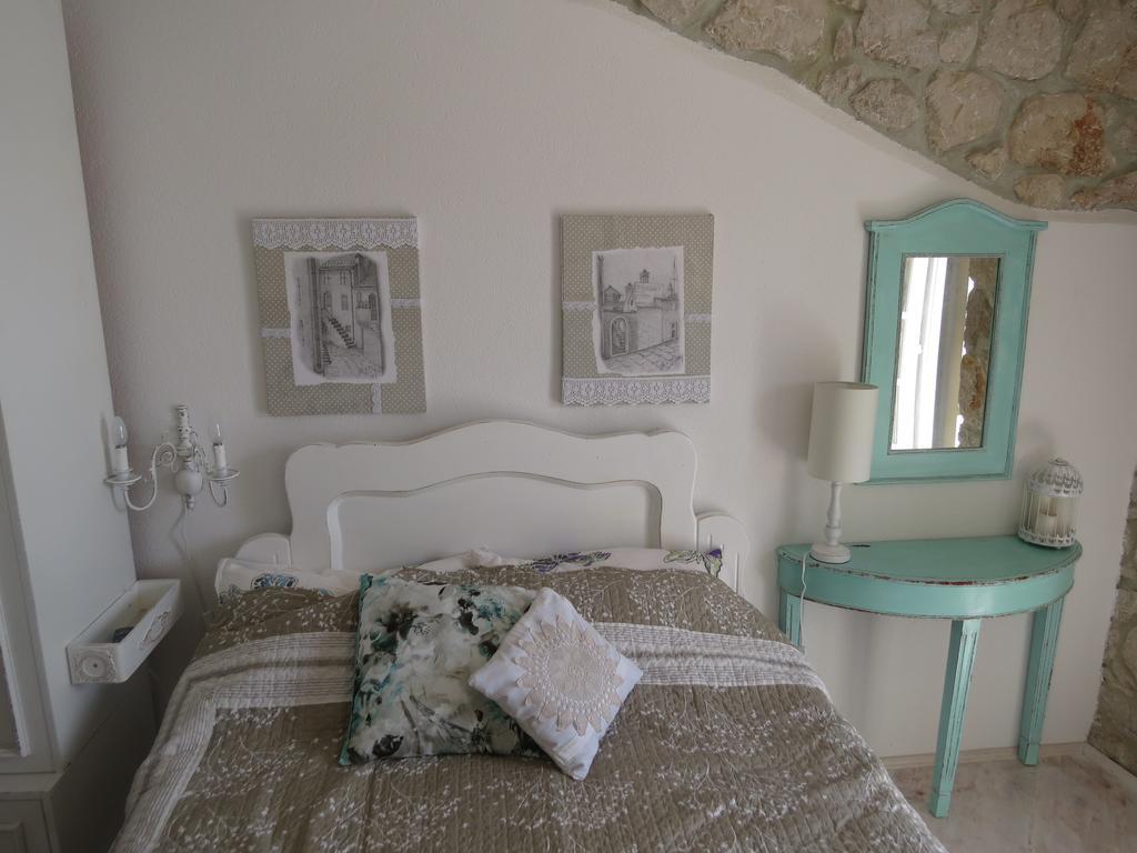 Authentic 1 Apartment